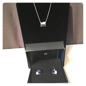 Colleccion Yanbal.  Necklace set.